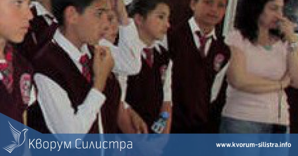 Ученици от две дуловски села откриха изложба в художествената галерия в Силистра