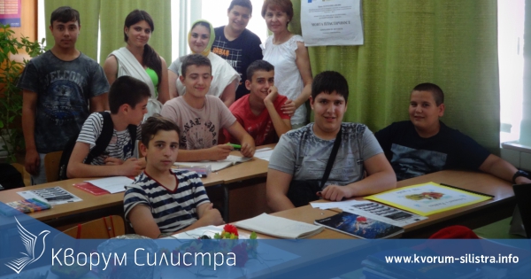 Представително занятие на групата ученици с проявен интерес по английски език "Моята пластичност" в ПГМТ "Вл. Комаров"