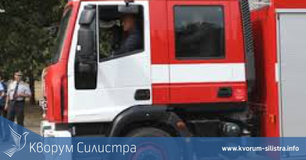 Огнеборците в Главиница спасиха от опожаряване 300 декара посеви