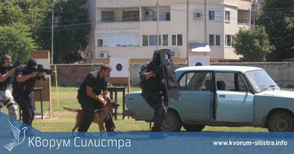 Повече от 150 деца празнуваха със силистренските полицаи и пожарникари професионалния празник на МВР