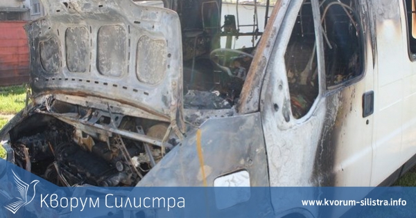 Късо съединение изпепели бус в Дулово