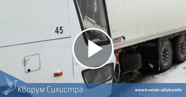 Автобуса Силистра-София катастрофира до разклона за град Две могили