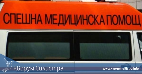 Кола се обърна до Коларово, 30-годишен мъж в болница