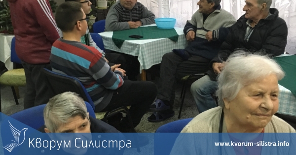 Комаровци зарадваха обитателите на Дома за стари хора с увреждания в село Айдемир