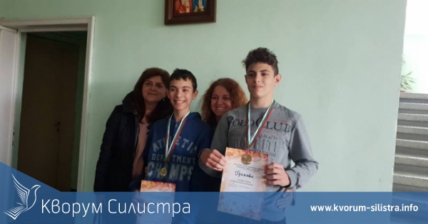 Осмокласници от ПМГ с два златни и бронзов медали от математическия турнир "Иван Салабашев"