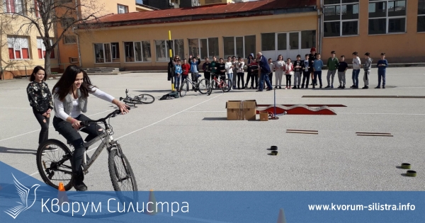 Децата от ОУ "Иван Вазов" демонстрираха умения в безопасно каране на велосипеди