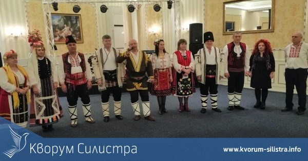 За втора поредна година областната организация на ПП ГЕРБ-Силистра отбеляза в народни носии Националния празник