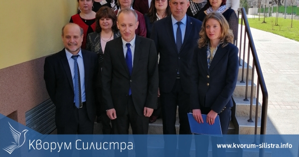 Министър Вълчев: Трябва да въздействаме на родителите да осигурят правото на образование на своите деца