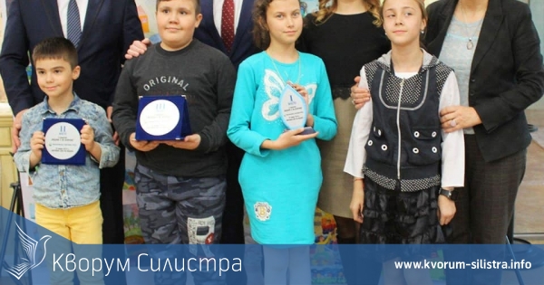 Областният управител на Силистра Ивелин Статев награди участниците в конкурса "Водата е за всички"