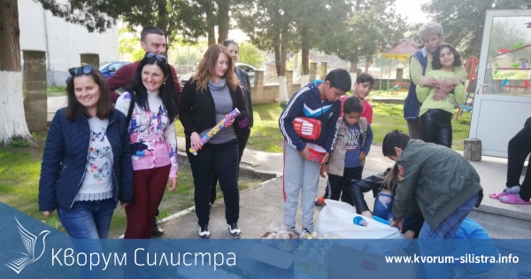 Младежи от ГЕРБ – Силистра дариха великденски козунаци и храни на детски център