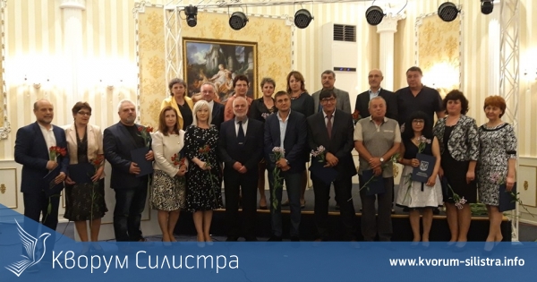 Отличиха 13 учители на церемония, посветена на Деня на славянската писменост