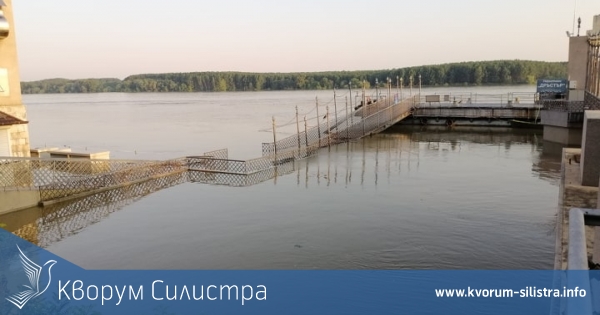 Само метър до критичното ниво на Дунав при Силистра