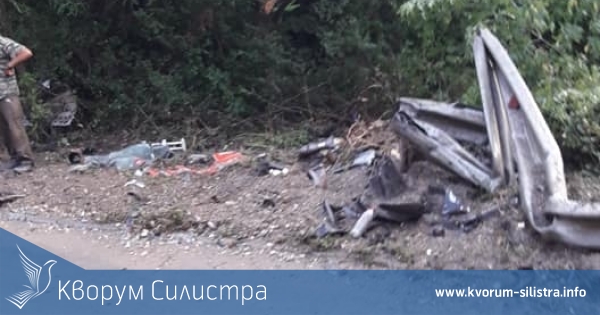 Двама шофьори в болница след тежка катастрофа на товарни автомобили на Хан Дълбока