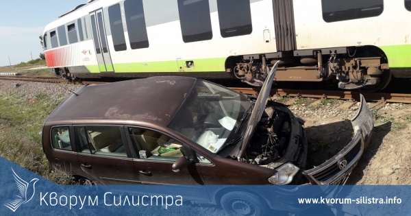 Жена с Фолксваген отне предимство на влак и оцеля по чудо