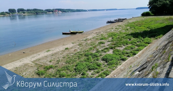 Дунав при Силистра спадна под половин метър