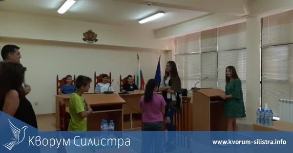 Ученици от Спортното училище в Силистра влязоха в ролите на съдия, съдебни заседатели, прокурор, адвокат, подсъдим и свидетели