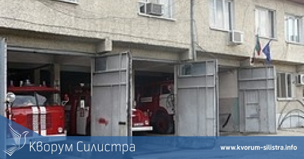 Силистренските пожарникари спасиха две къщи от пламъци