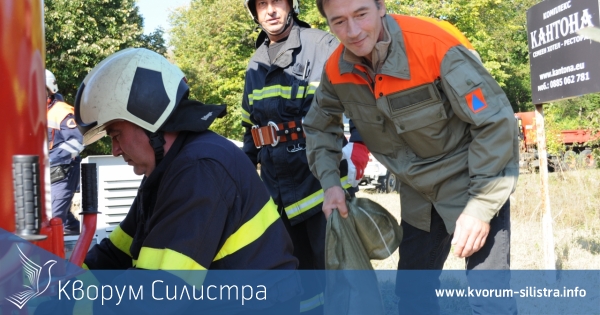 Валеж доведе до скъсване на язовирна стена и заливане на единствения път за достъп до обществена сграда в Силистренско