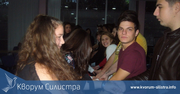 Ученическият парламент на Силистра се обучава три дни на морето