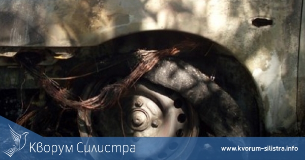Опел изгоря на пътя