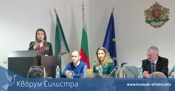 Залата на Общински съвет в Силистра не успя да побере всички желаещи да чуят заместник- министър Кръстева