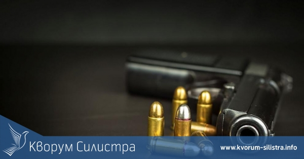 Полицията иззе законния пистолет на силистренски учител