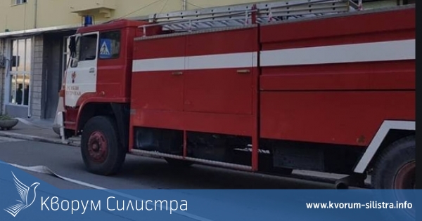 През последното денонощие горяха навес и сметище