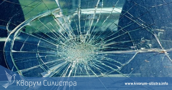 В Силистра счупиха стъклата на къща и паркиран пред нея автомобил