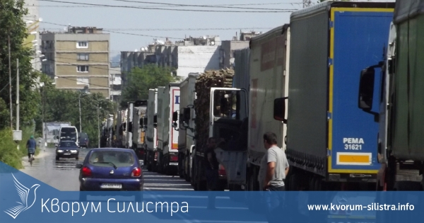 Работна среща в Областна администрация Силистра по проблема с преминаващите тирове