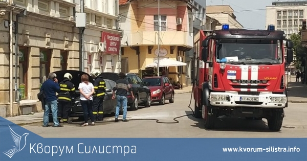 БМВ се запали в движение в центъра на Силистра