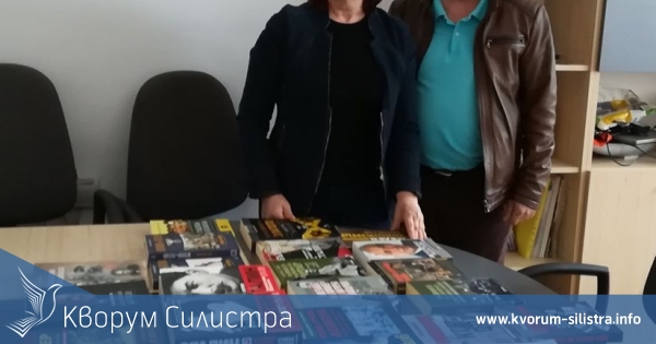 Учителят, синдикален лидер и историк Михаил Кирязов направи голямо книжно дарение на силистренската библиотека