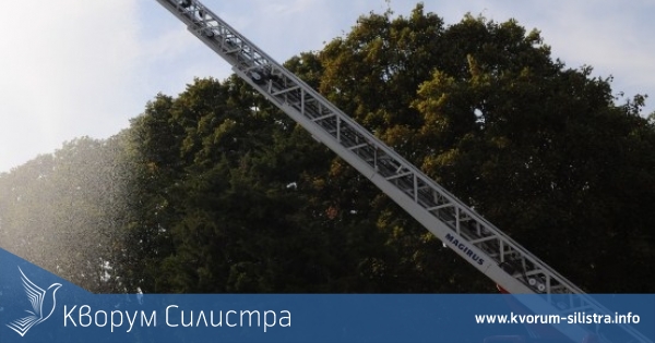 Два пъти за един ден огнеборците в Силистра ползваха автомеханична стълба за да помогнат на изпаднали в беда