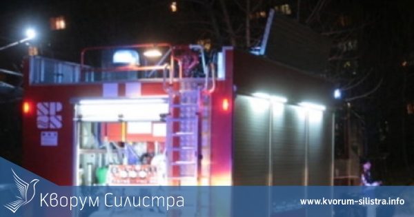 Пожарникари щурмуваха след полунощ апартамент в Силистра за да спасят възрастна жена
