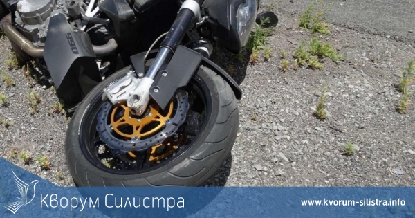 52-годишен подкара мощна "Ямаха" без правоспособност и катастрофира