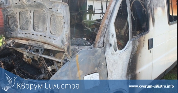 Бус изгоря в дуловското село Черник