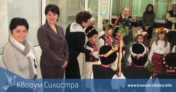 Коледни песни и наричания в Областна администрация