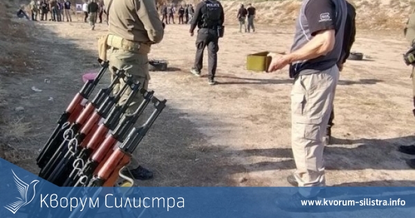 Силистренските полицаи втори в страната по стрелба с автомат "Калашников"