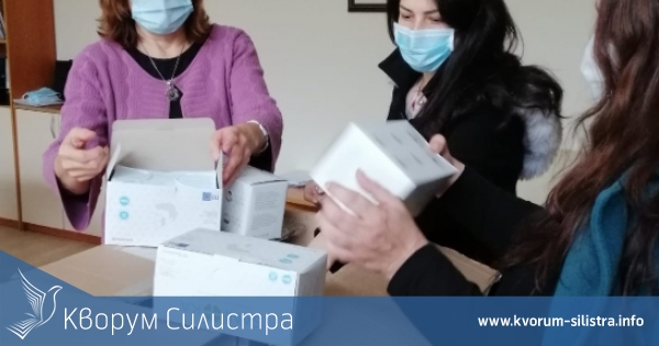 Общински съветник дари шлемове, маски и парични средства на МБАЛ-Силистра