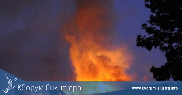 Небрежна работа с огън остави къща без покрив