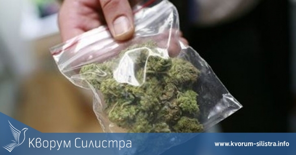 Задържаха дуловчанин с наркотици в колата му