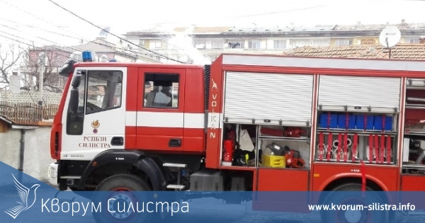 В дуловското село Поройно спасиха къща от пълно опожаряване, а в Силистра обезопасиха ламарини