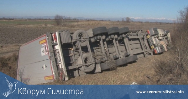 Дуловските огнеборци рязаха ТИР за да спасят шофьора му