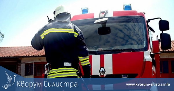 Пожарникари спасиха от изпепеляване къща в дуловско село