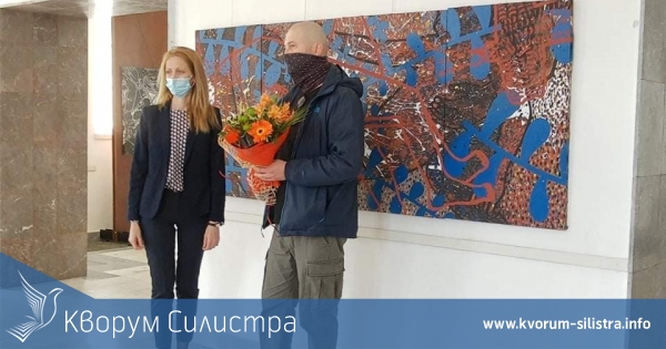 Млад художник представя в Силистра вернисаж със заглавие "Изоставени полета/пространства"