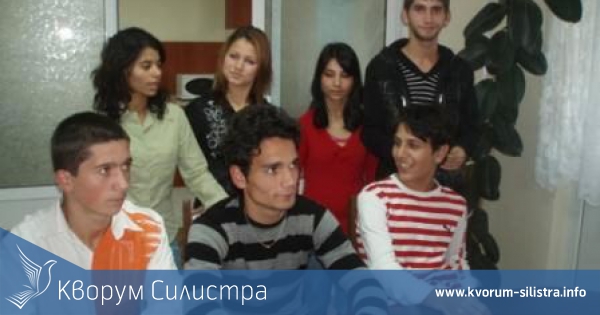 Абитуриенти от дом "Д.Дебелянов" ще гостуват на почетния консул на България в Кипър