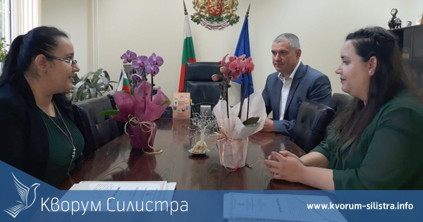 Близначки са тазгодишните носители на наградата за студентки с отличен успех в силистренския филиал на РУ