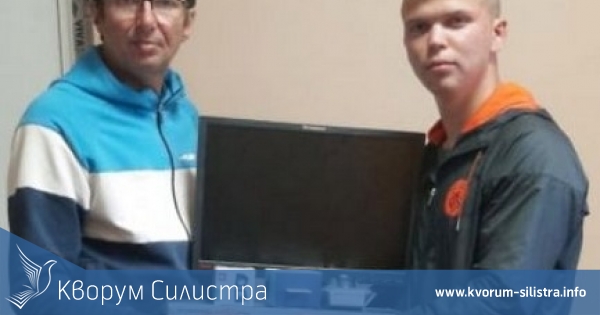Силистренското сдружение "Екатерина Каравелова" дари абитуриента Хюсеин, чиято къща изгоря