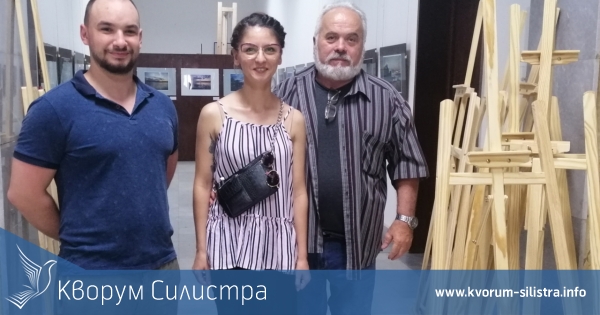 Бизнесмен и художничка дариха на силистренската галерия академични стативи за рисуване