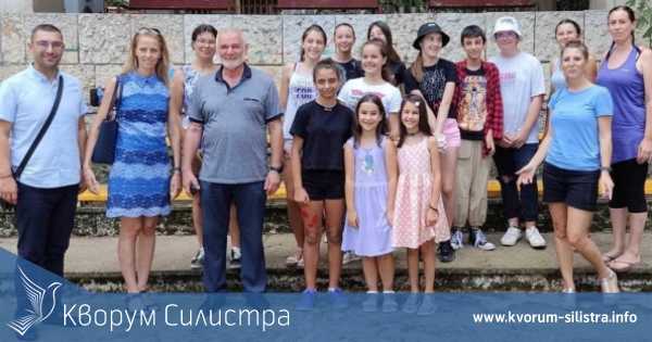 Деца обновиха вътрешния двор на Младежки дом в Силистра