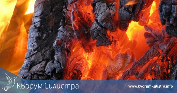 Навес изгоря напълно в дуловско село